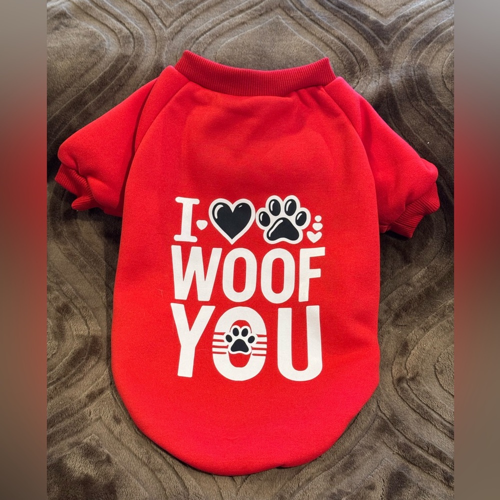 Unbranded Dog Sweatshirt sz Large NWT. 9 in across & 14 in long
